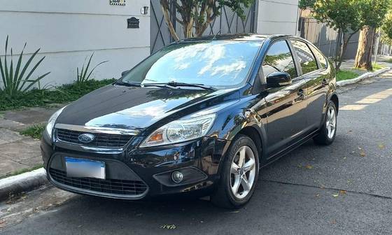 FORD FOCUS 2.0 GLX 16V FLEX 4P AUTOMÁTICO